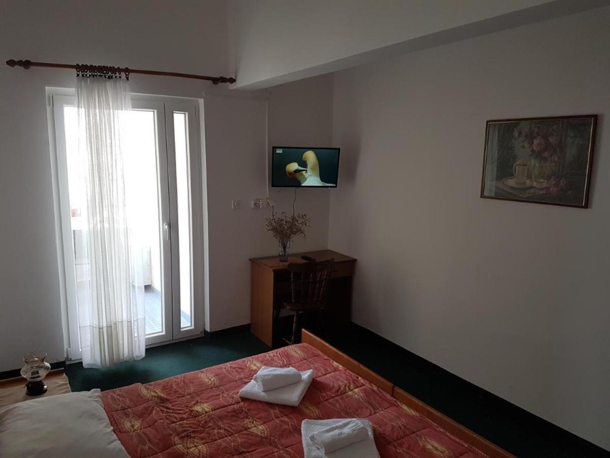 Bed And Breakfast Miramar Стариград-Пакленица Екстериор снимка